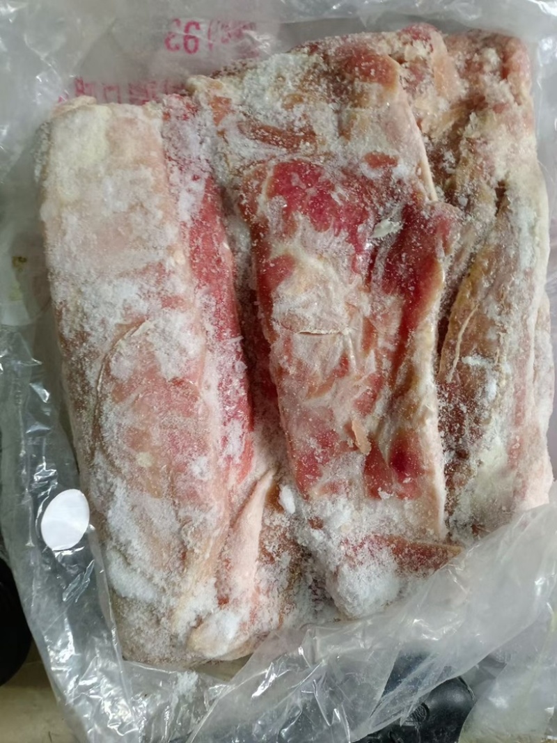 带皮五花肉，4.25一斤，能用的老板联系我