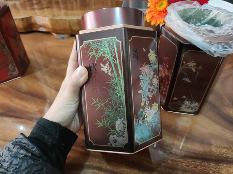 新装上市，天马柑普茶，马口铁罐装净重400克一罐
