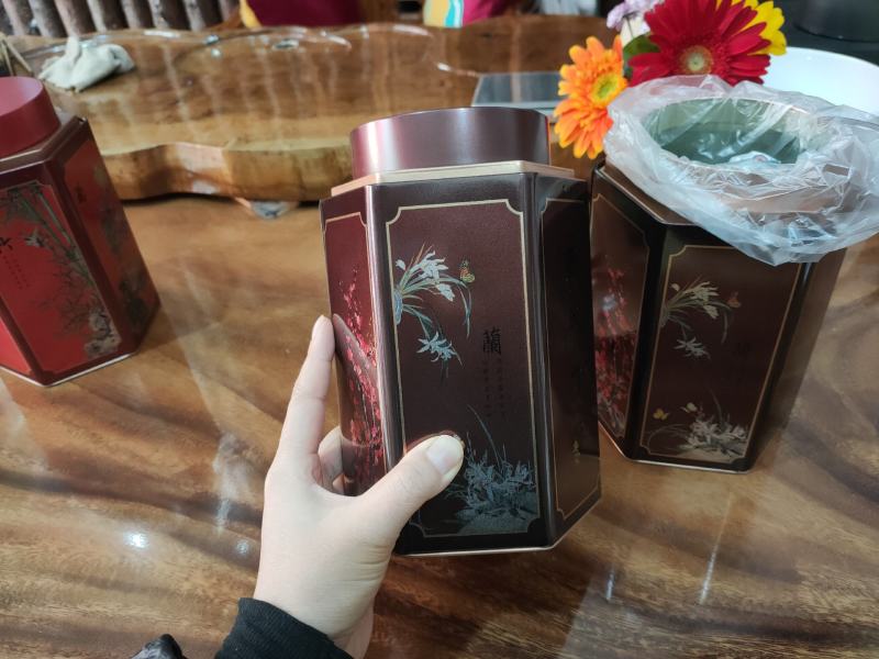 新装上市，天马柑普茶，马口铁罐装净重400克一罐