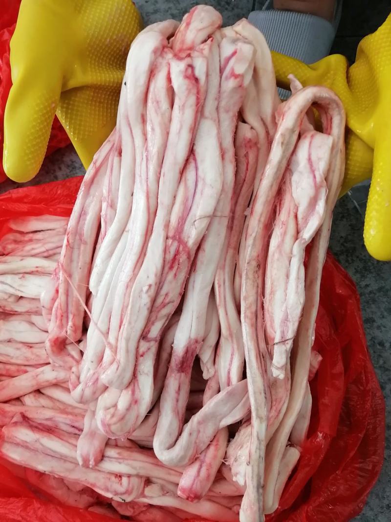 新鮮牛脊髓骨髓，整根不碎，不漂白，口感滑嫩，原味好食材
