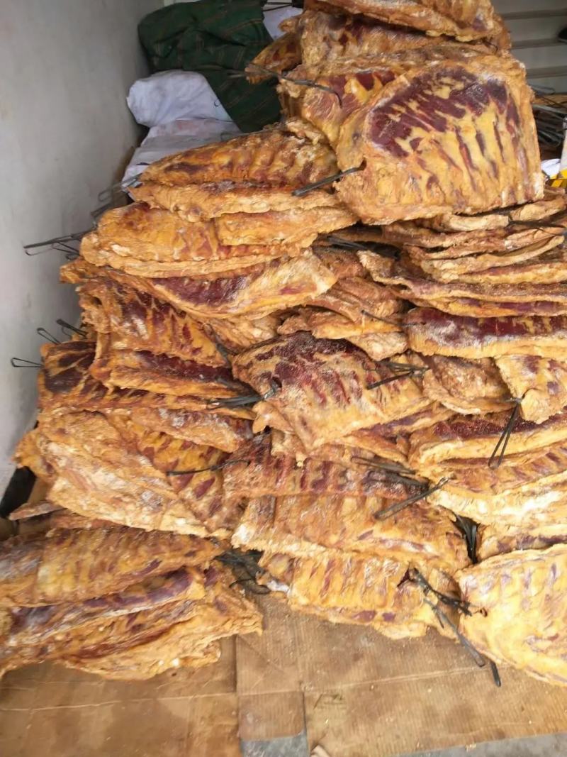 正宗湘西农家腊排骨，风味独特，营养丰富，口感纯正