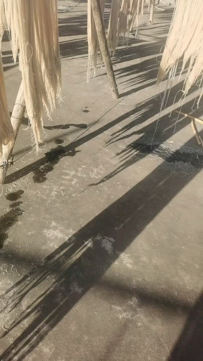 纯富硒红薯制作粉条根根劲道价格实惠欢迎联系