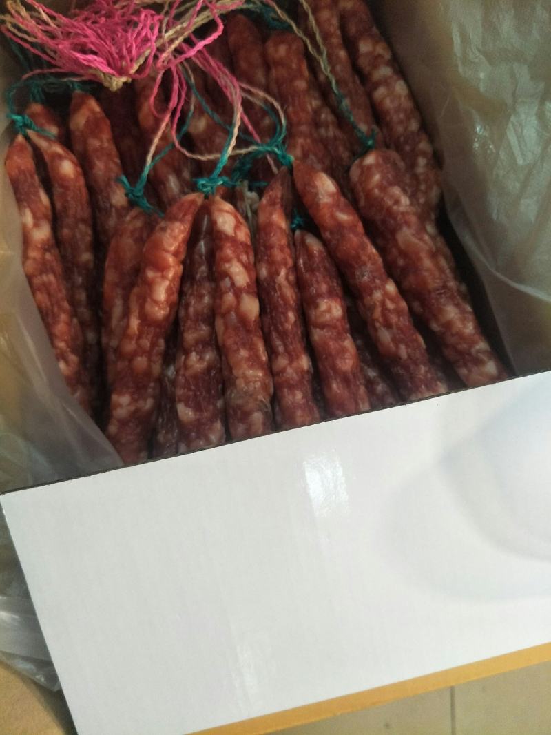批发【咸香腊肠】各品牌系列腊肠都有整箱批发实惠价