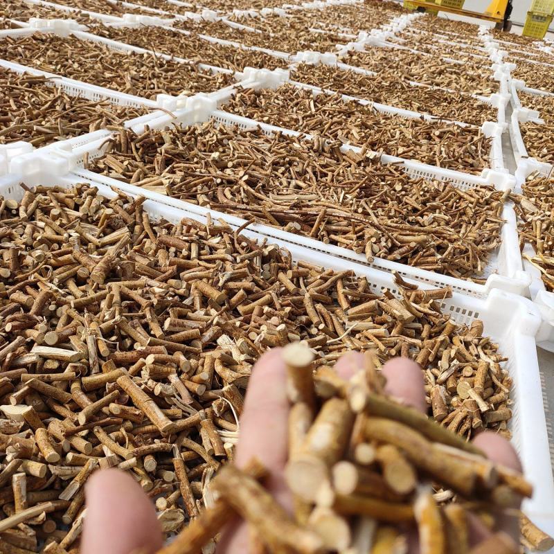 长期加工五指毛桃干货，干节干片小扎把大扎把长期加工大量有