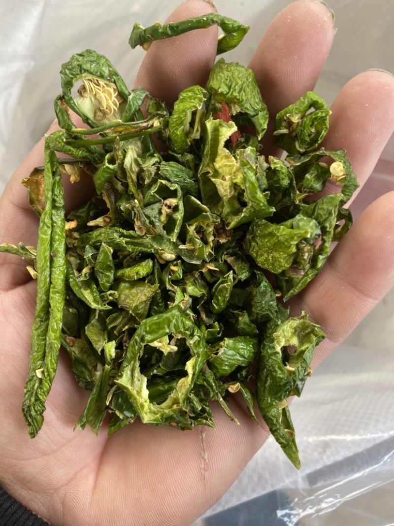 精选干绿辣椒皮青辣椒片青辣椒条绿辣椒条青椒丝厚皮