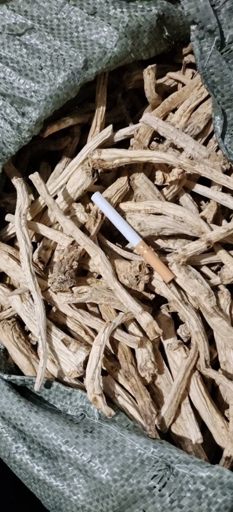 洛南桔梗无农药残留干度好，颜色白，尾部0.6以上