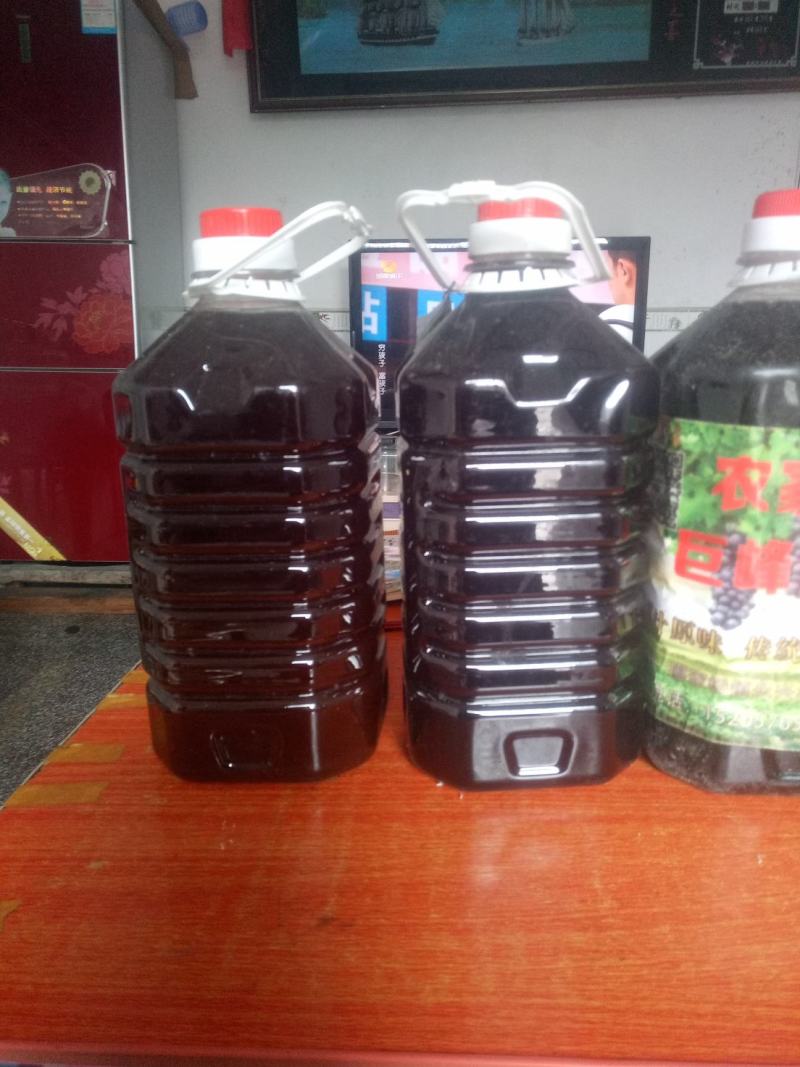 巨峰葡萄果酒农家葡萄酒