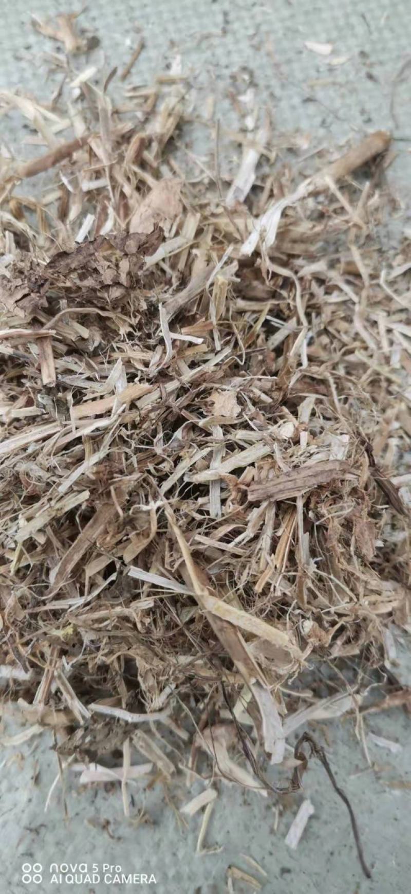 草料产地直发货源充足诚信经营欢迎来电咨询，可视频看货