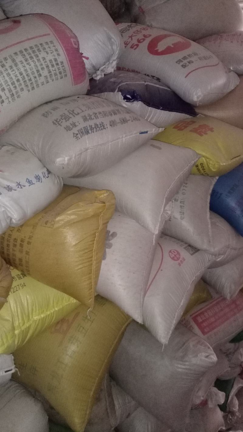 出售湖北白芝麻30万斤，农户包装小毛粮，未挑过出口白麻