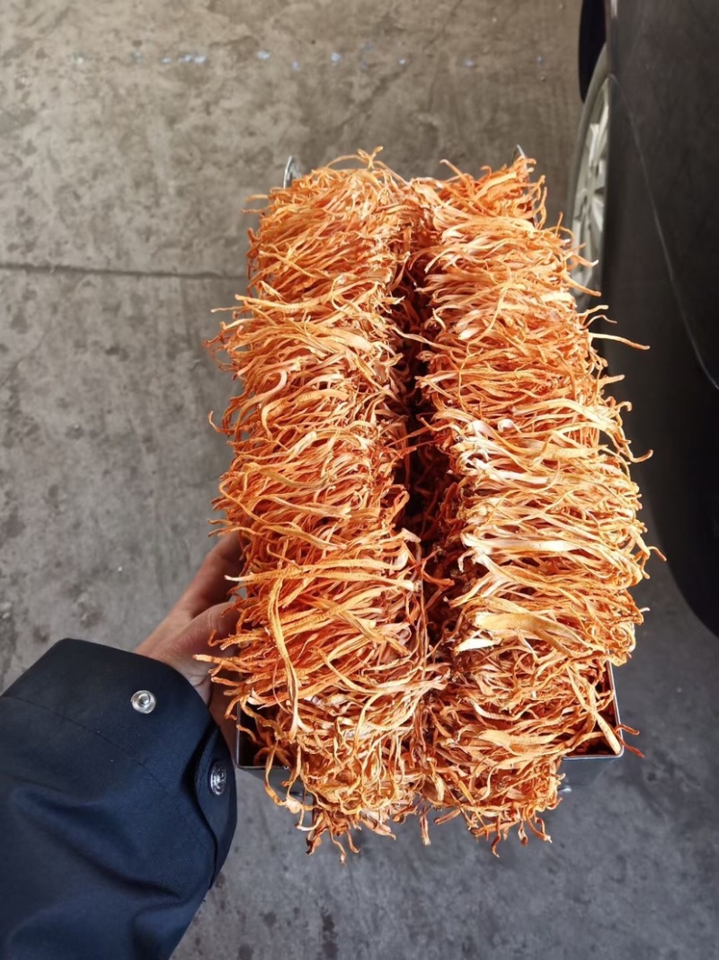 虫草花新货，颜色好，排草整齐不碎，味道香