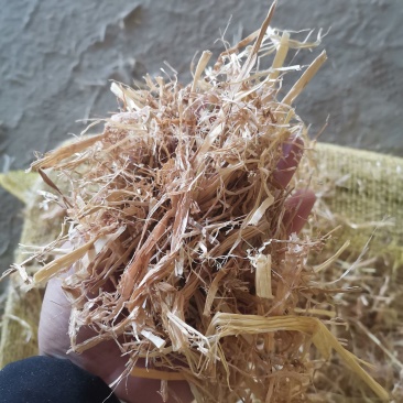 稻草扎锻小方包出口标准，质量好水分安全。