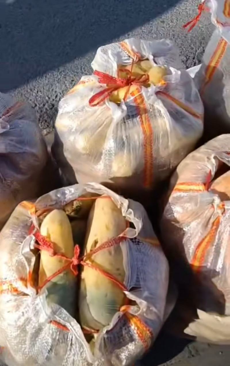 胡萝卜，不添加防腐剂，原汁原味，富含胡萝卜素等多种维生素