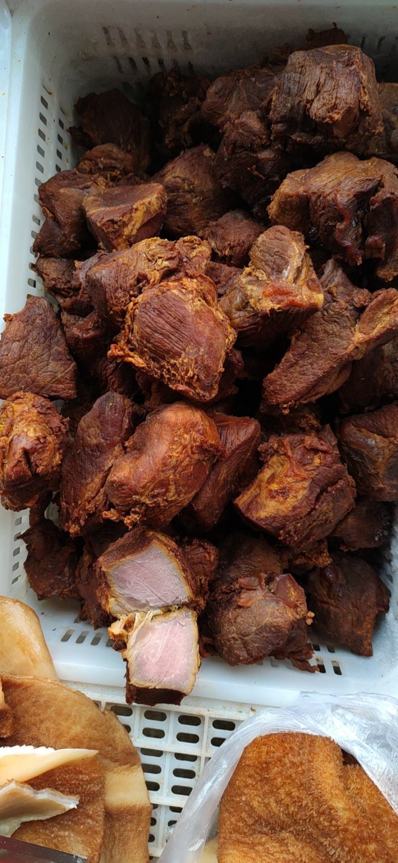 武汉牛肉熟牛肉批发零售主营，牛前，牛后，牛腩，牛腱子