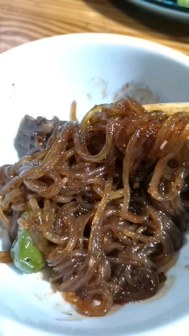 纯红薯粉丝纯手工制作，不纯不好吃包退，批发零售，优质粉丝