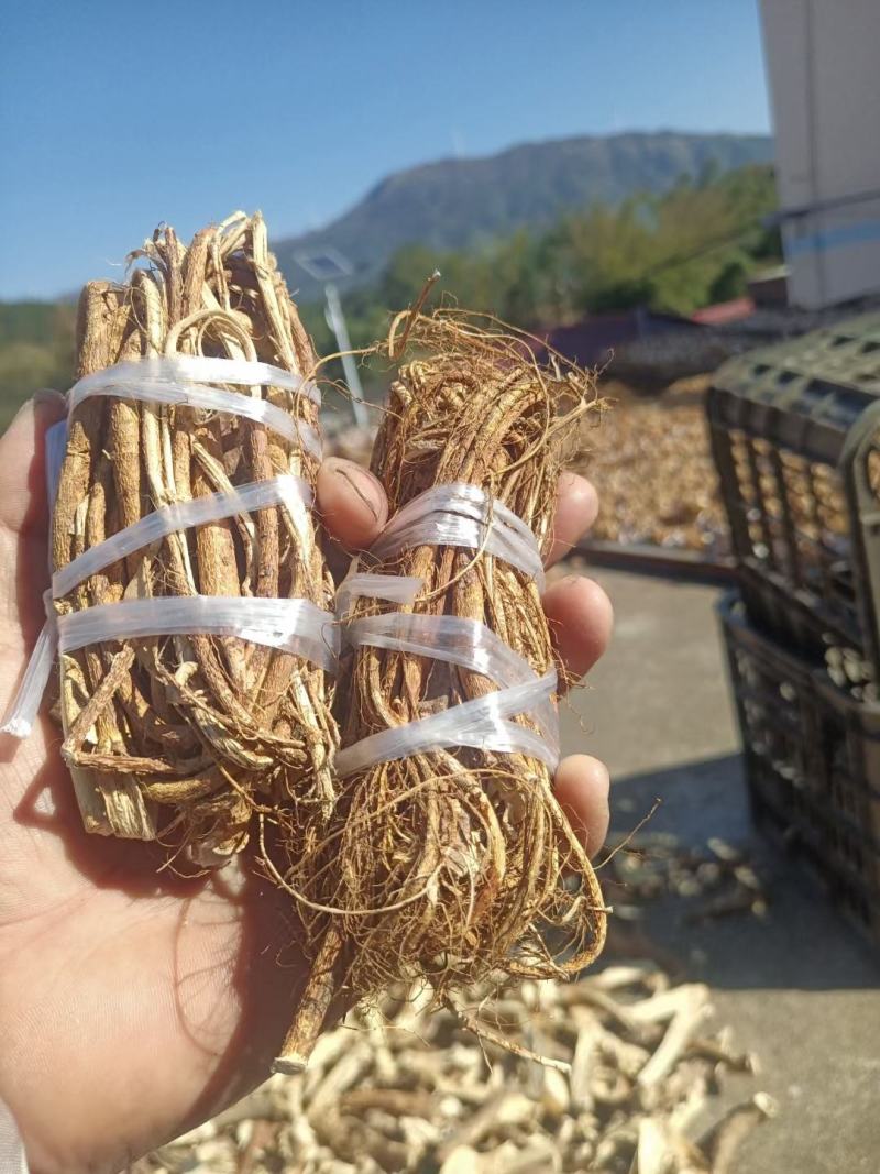 ys五指毛桃，足干无硫，小扎把，切段，需要提前预定。
