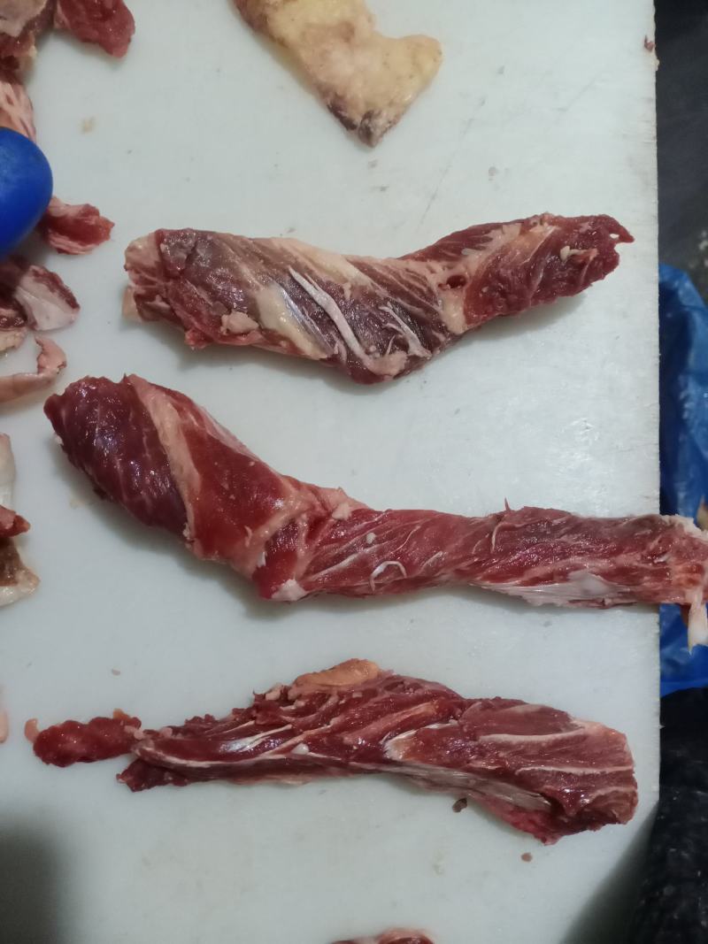 纯干牛肋条腹肉条干净卫生烧烤必备有需要的私信联系