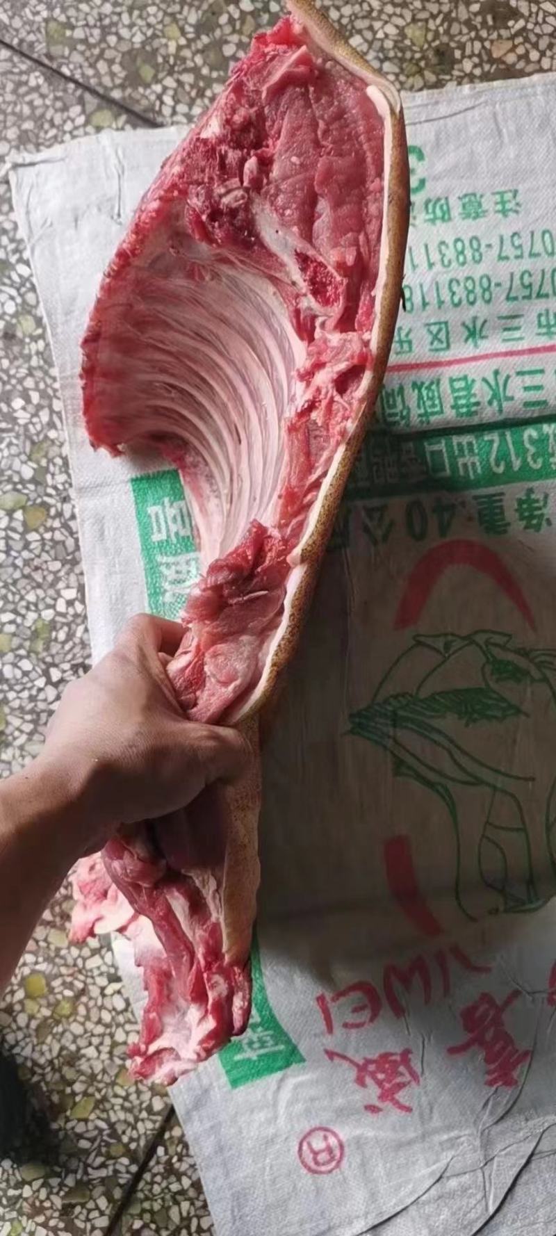 代理电商供应批发土猪肉山猪肉白条深山放养长期供货