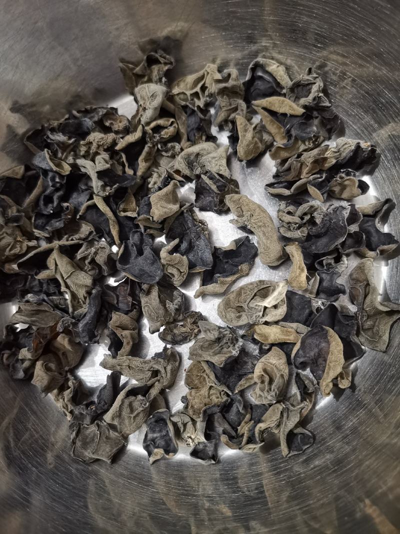 湖北神农架山泉黑木耳秋木耳