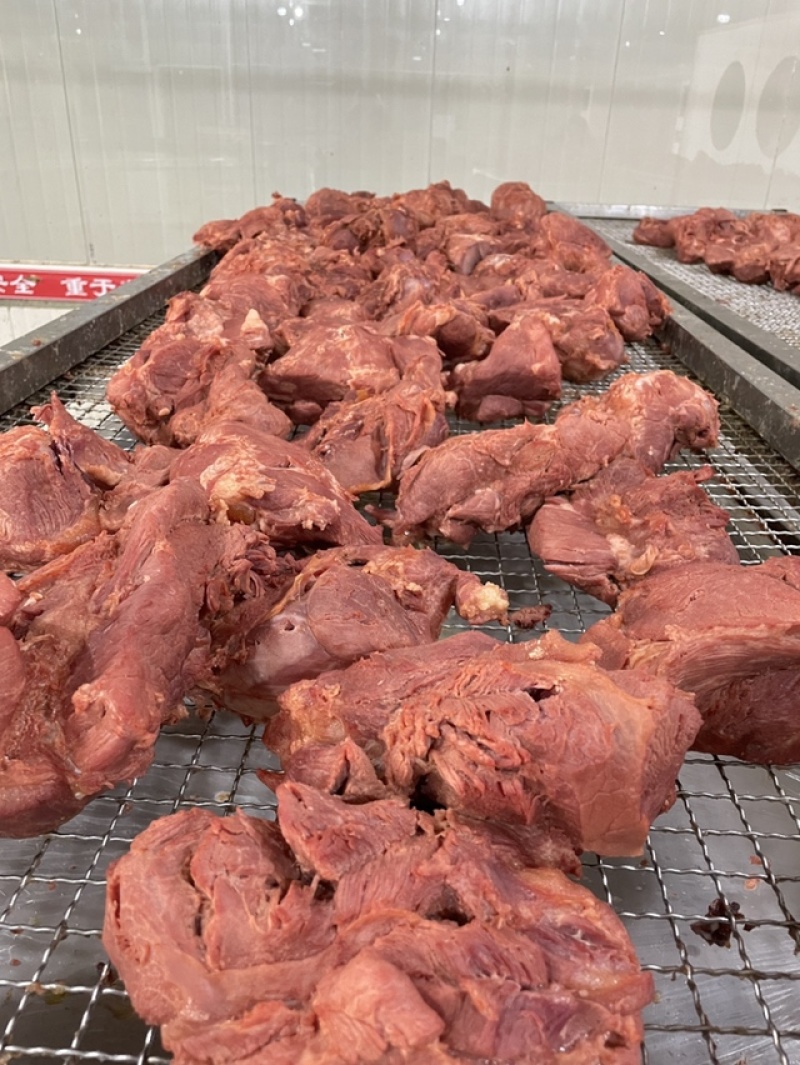 大块熟卤肉全熟五香口味适合饭店火烧店。口感细腻。