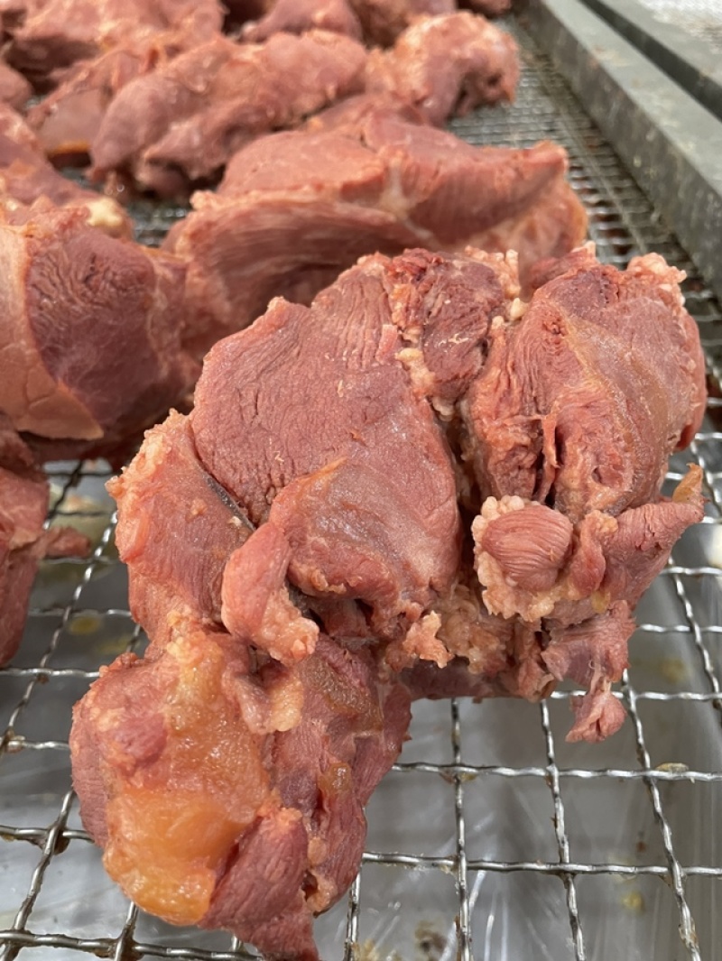 大块熟卤肉全熟五香口味适合饭店火烧店。口感细腻。