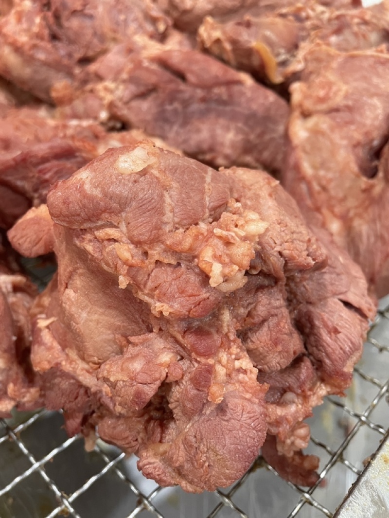 大块熟卤肉全熟五香口味适合饭店火烧店。口感细腻。
