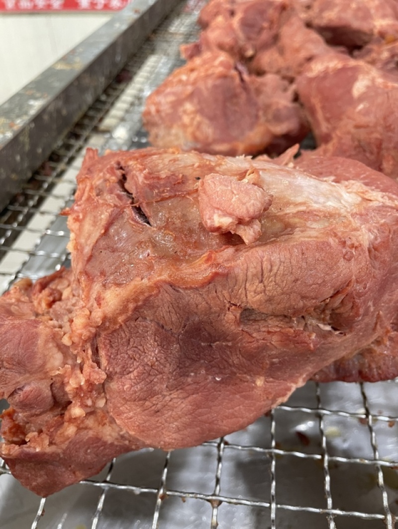 大块熟卤肉全熟五香口味适合饭店火烧店。口感细腻。