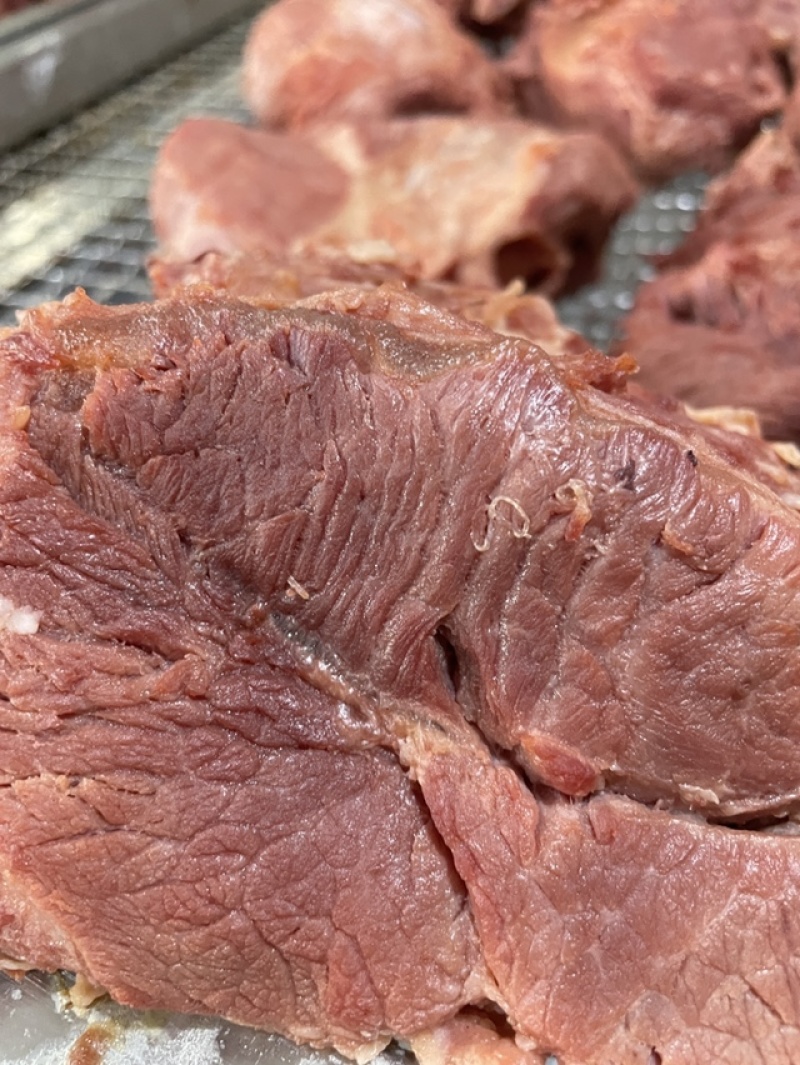 大块熟卤肉全熟五香口味适合饭店火烧店。口感细腻。