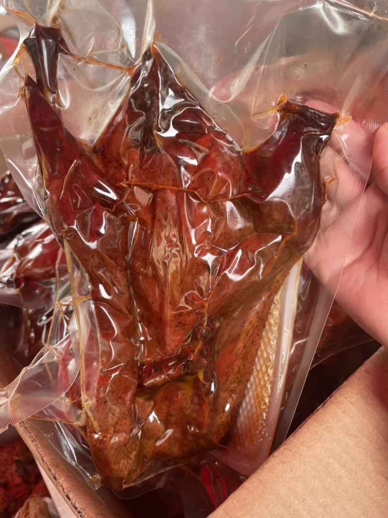 【卤鸭】厂家直供，酱板鸭，熟酱板鸭，适合各类餐饮行业朋友