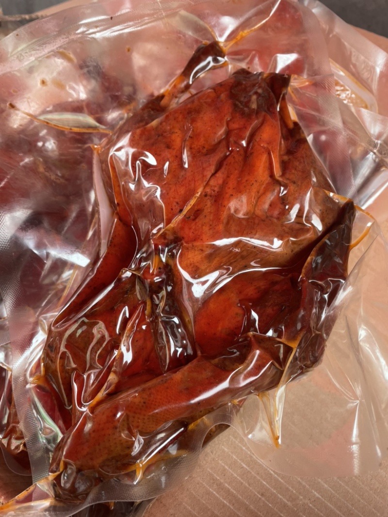 【卤鸭】厂家直供，酱板鸭，熟酱板鸭，适合各类餐饮行业朋友