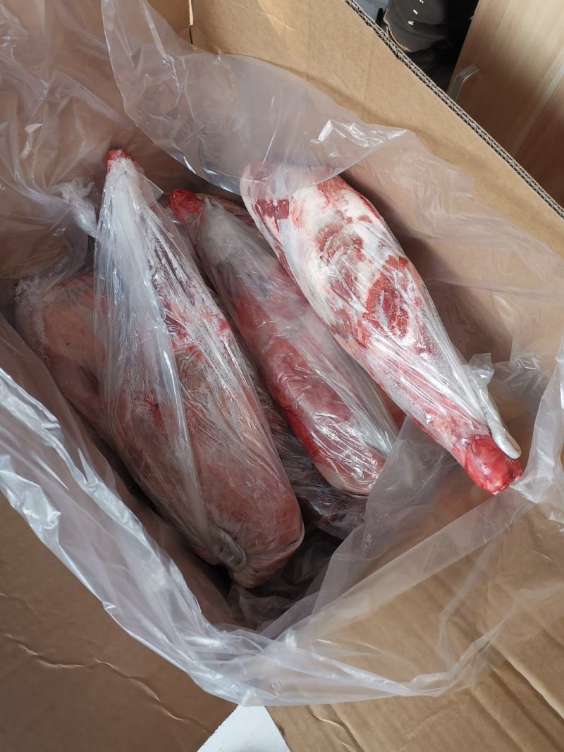 纯干羔羊前腿，新鲜现货，颜色漂亮，高质量长期供应价格合适