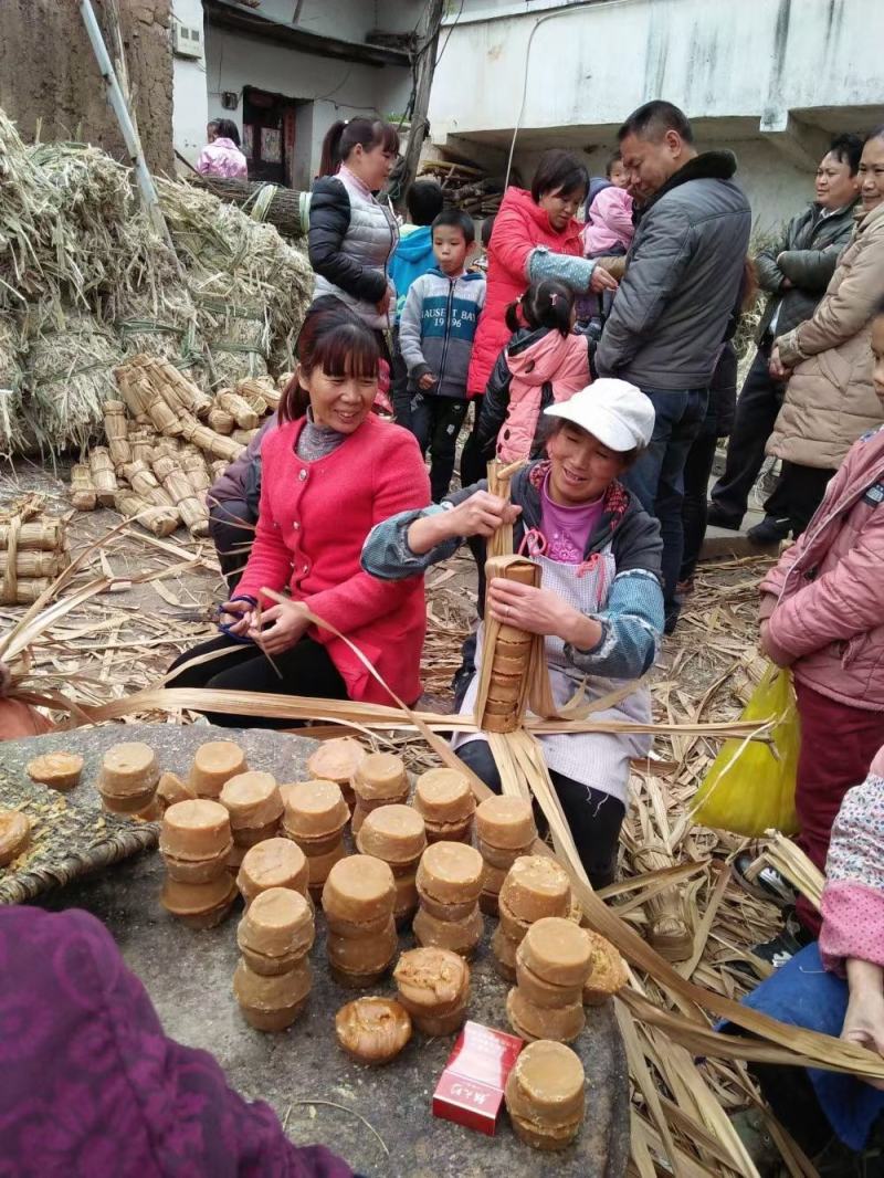 云南古老压榨甘蔗红糖