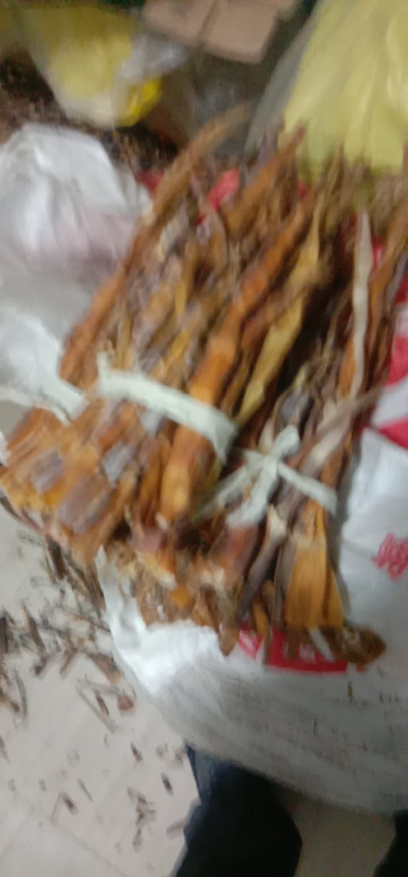 用柴火熏烤的小笋。手工精剪的好笋子。吃得又脆又香，