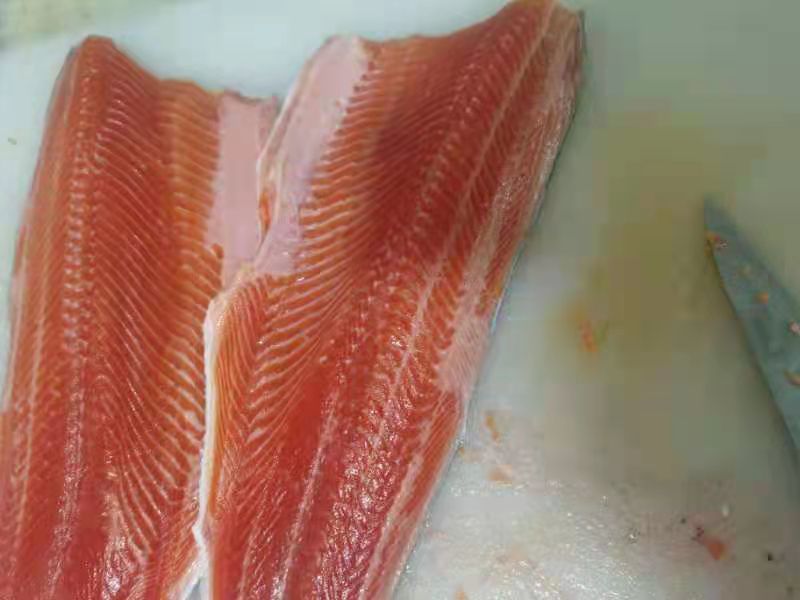 大量供应三文鱼整条刺身日料寿司可免费开片货源充足