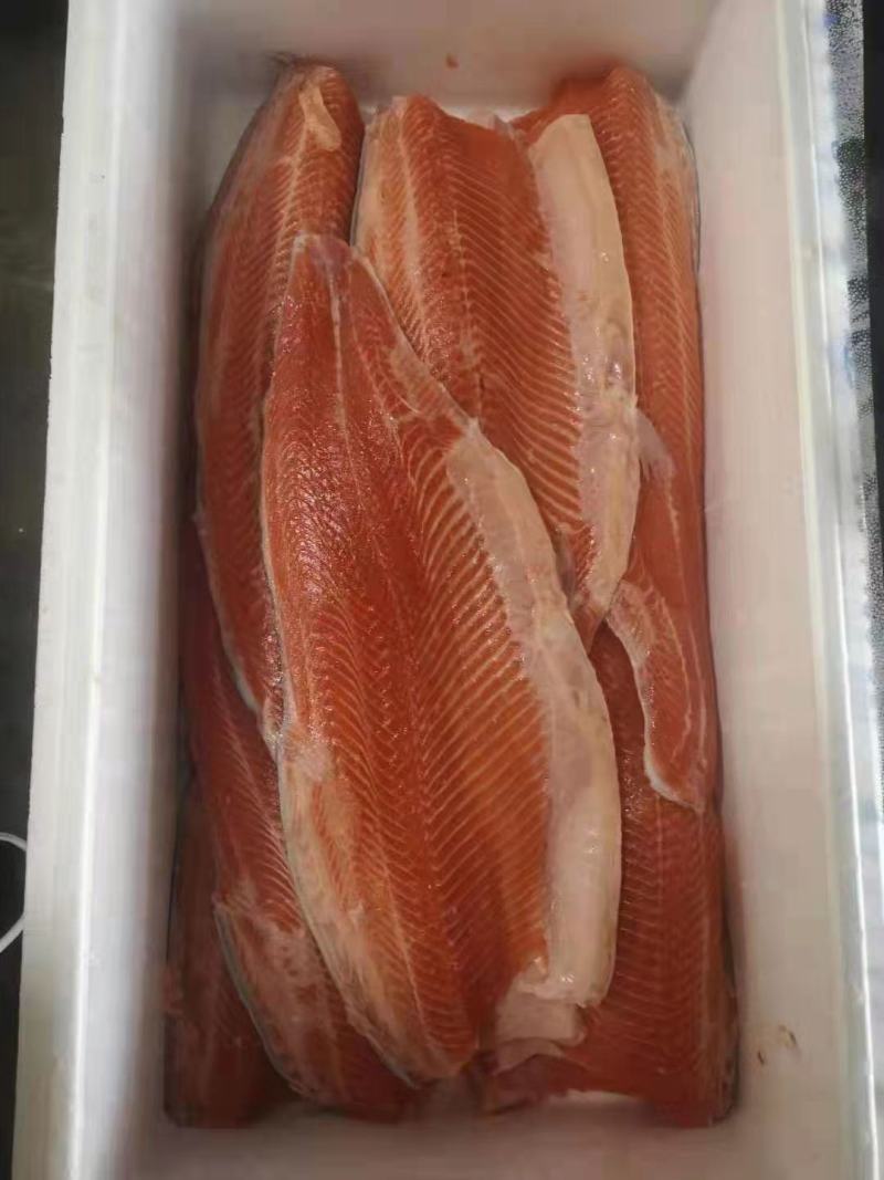 大量供应三文鱼整条刺身日料寿司可免费开片货源充足