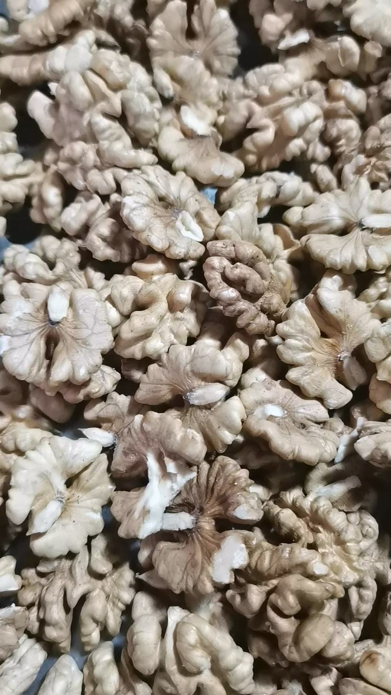 云南核桃仁，尖白核桃仁果肉肥，量大价格从优。