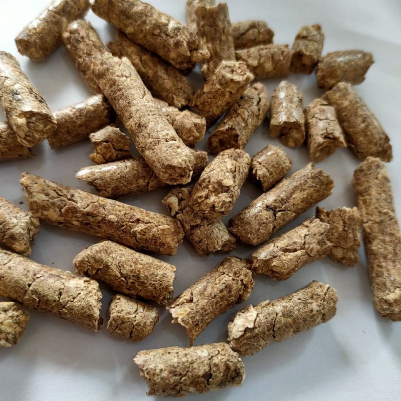 花生壳颗粒草颗粒牛羊兔草颗粒育肥草料饲料