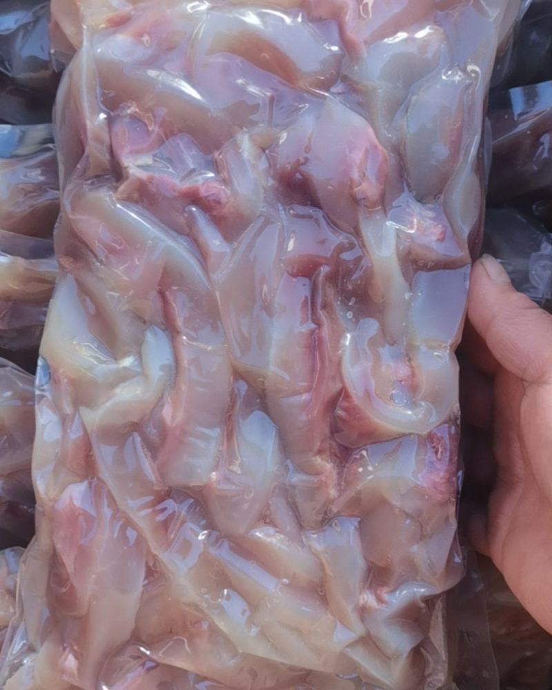带肉牛皮丝，干净质量好，五斤真空包装。一件也是批发价。