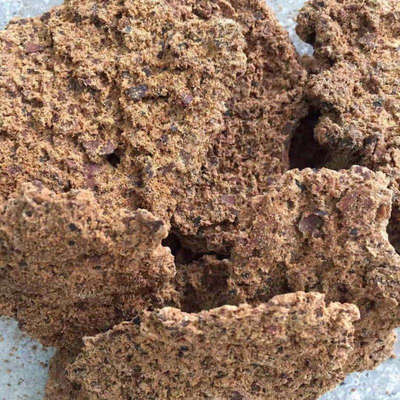茶枯片，双螺旋部分去籽壳，含量高，干度好。22年新榨枯饼
