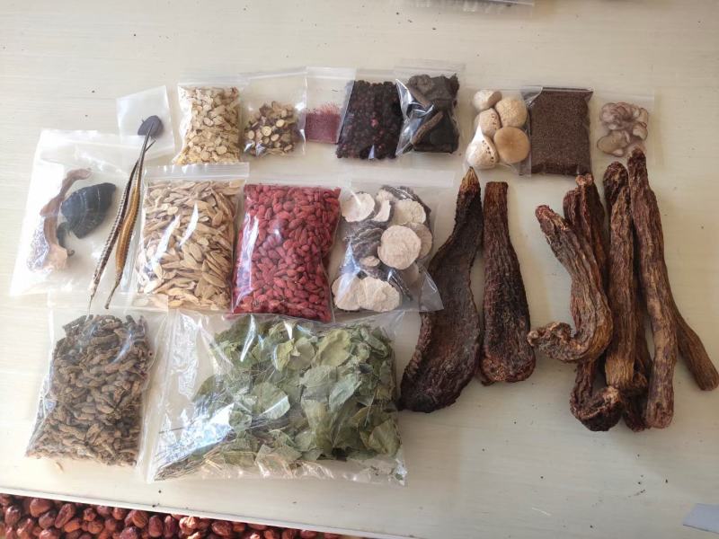 瓜州最牛的特产养生八宝茶，特此推荐，欢迎选