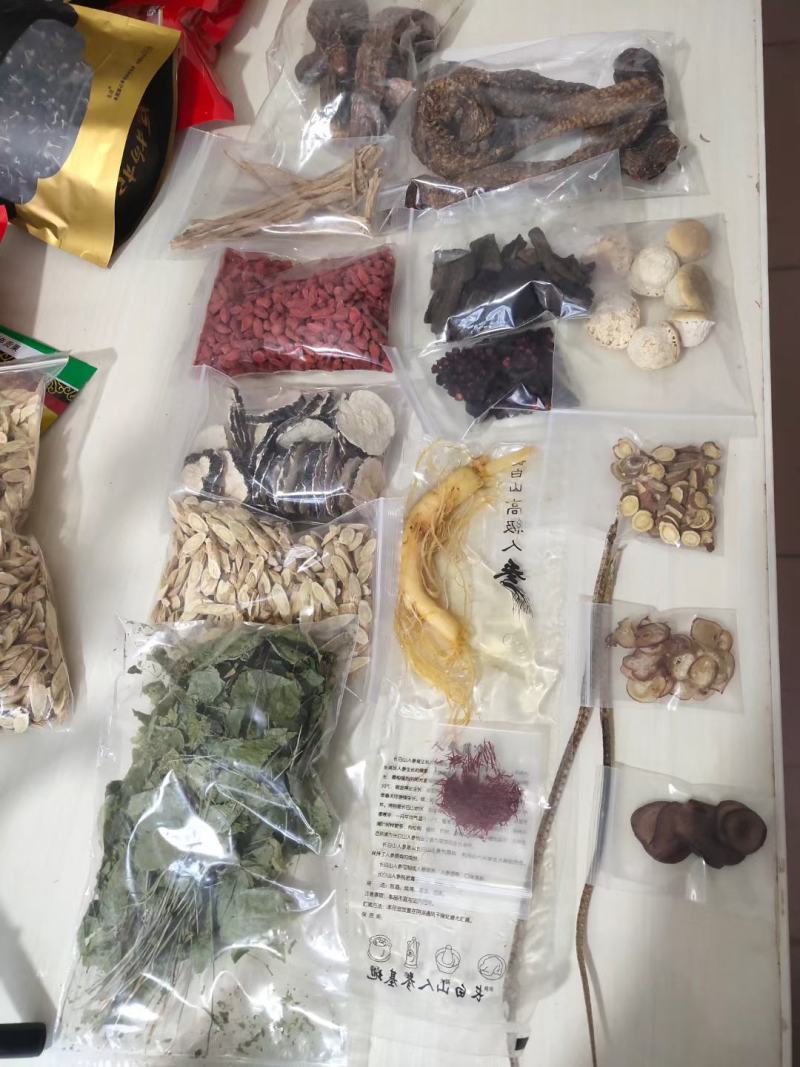瓜州最牛的特产养生八宝茶，特此推荐，欢迎选