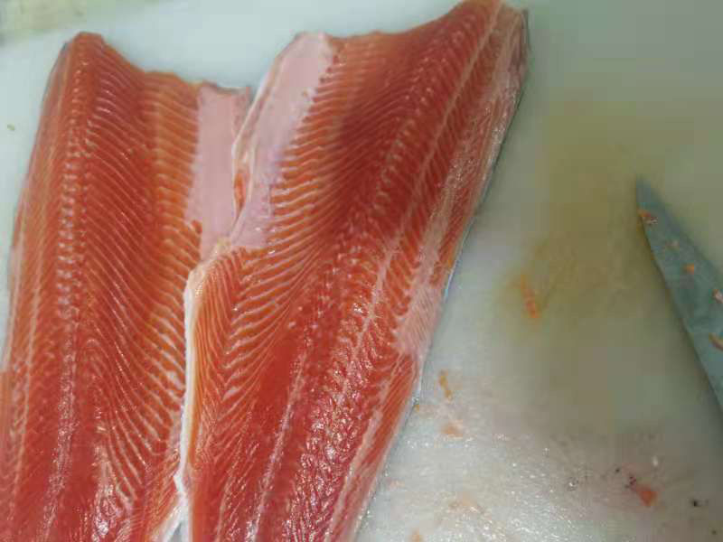 特价冰鲜三文鱼整条刺身寿司日料可免费开片