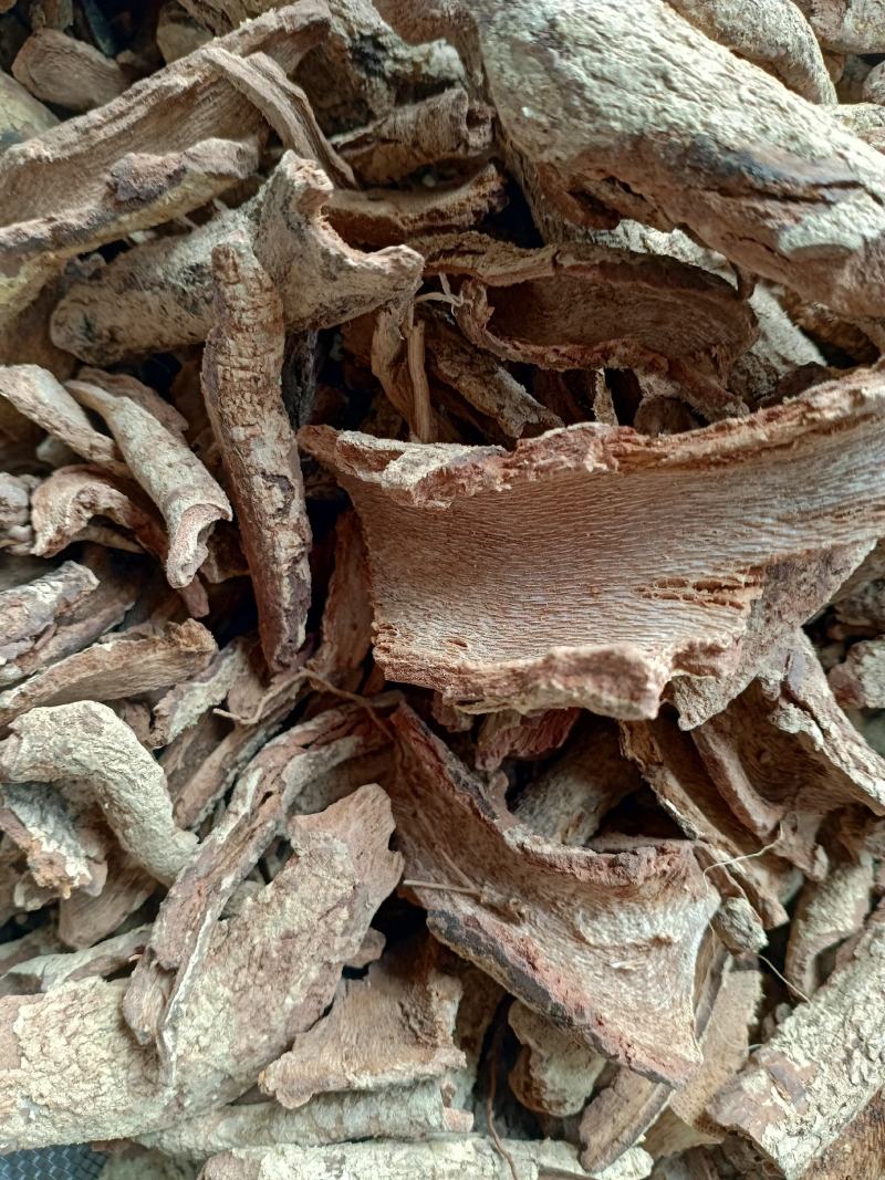 雷公藤皮，紫金皮质量保证，经营各种中药材欢迎咨询合作！