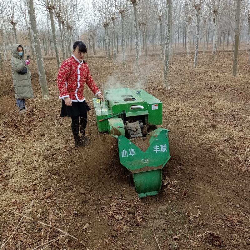 多功能履带式开沟施肥机自走式柴油履带旋耕机