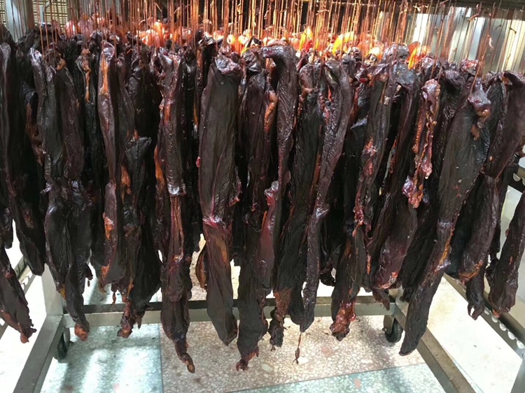 红肉黑布林深加工产品展示