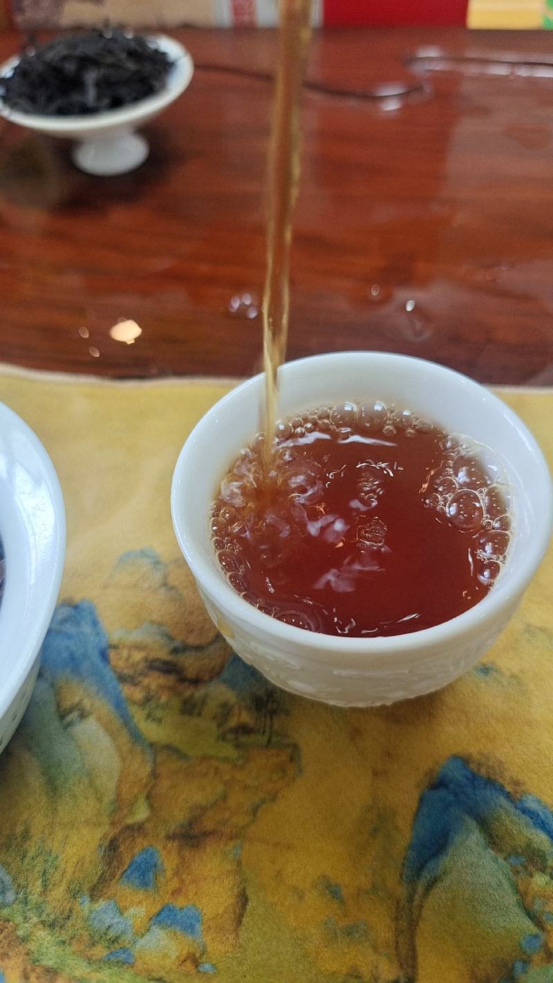 红茶正山小种红茶，茶叶罐装一斤装，送手提袋