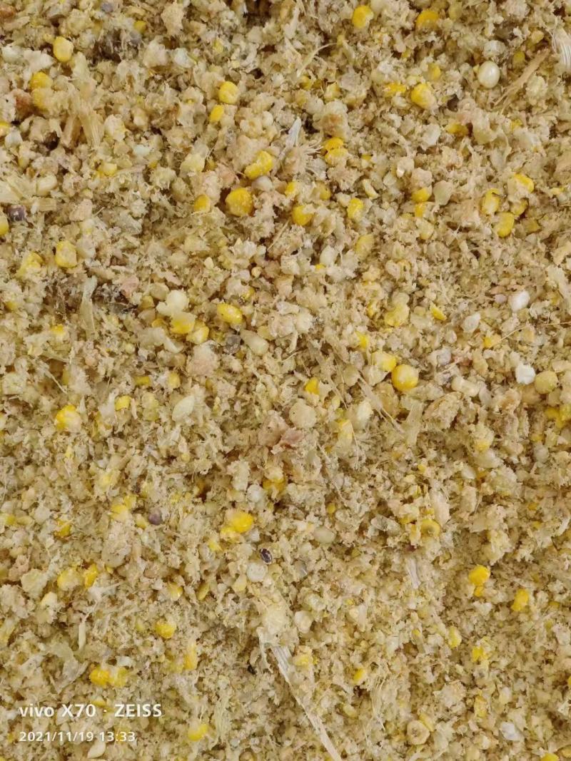 发酵熟玉米适合鸡鸭鹅猪牛羊养殖使用，也适用于水产养殖