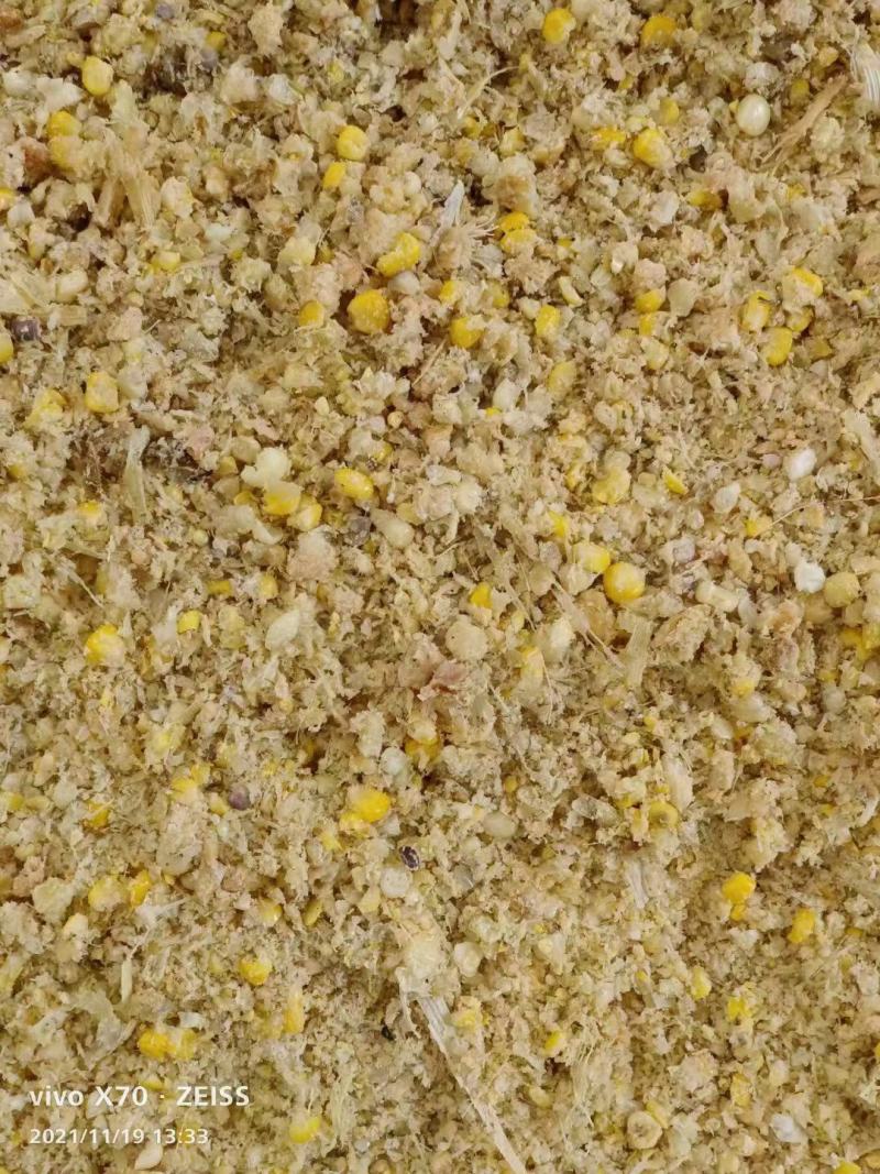 发酵熟玉米适合鸡鸭鹅猪牛羊养殖使用，也适用于水产养殖