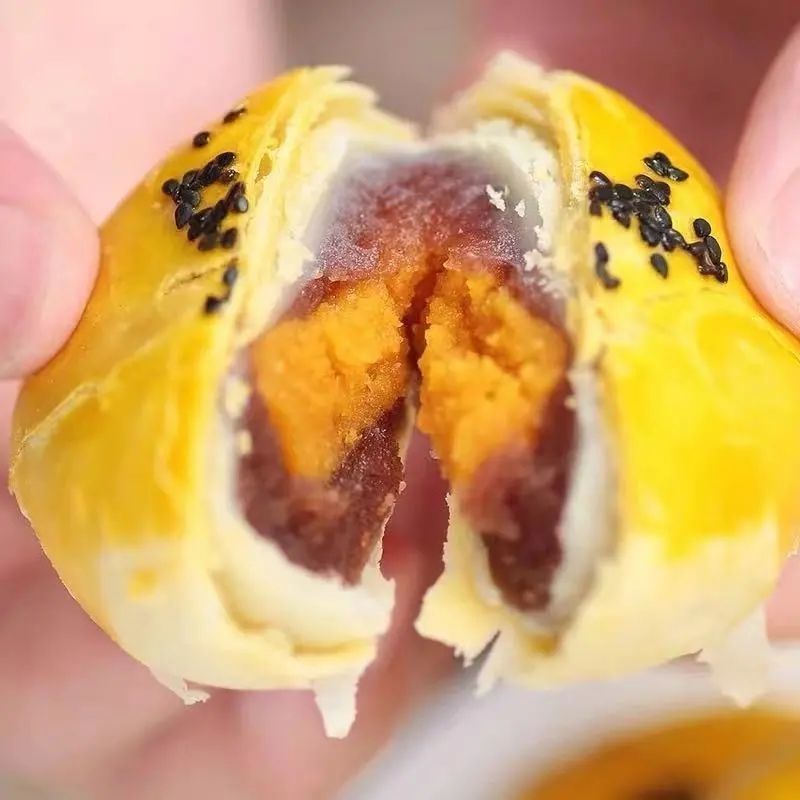 【超划算】雪媚娘蛋黄酥咸蛋黄休闲食品零食整箱批发传统糕点