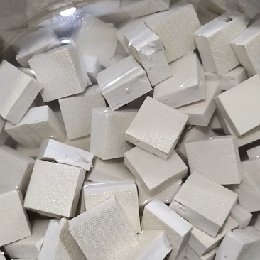 黑白臭豆腐生胚，价格美丽，一手货源。
