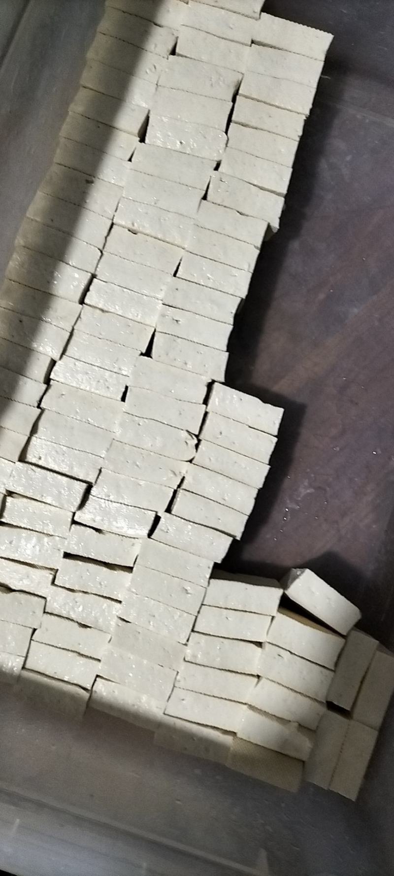 黑白臭豆腐生胚，价格美丽，一手货源。